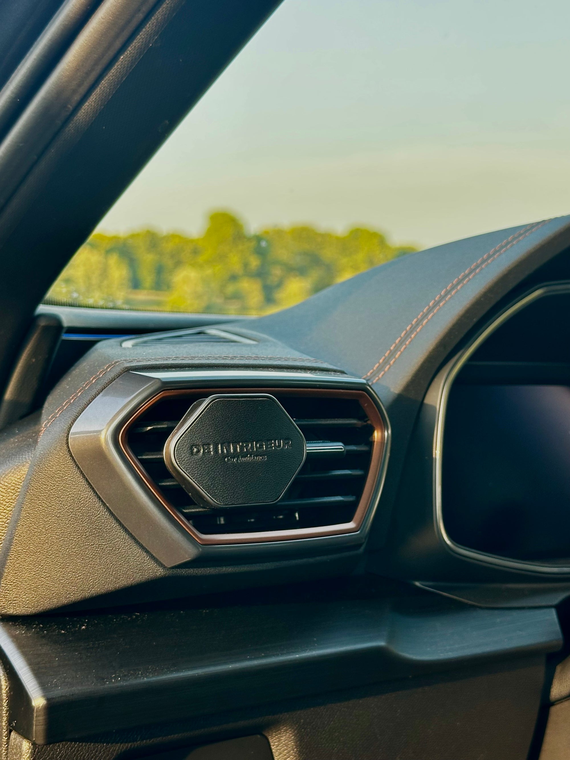 Intrigeur carclip