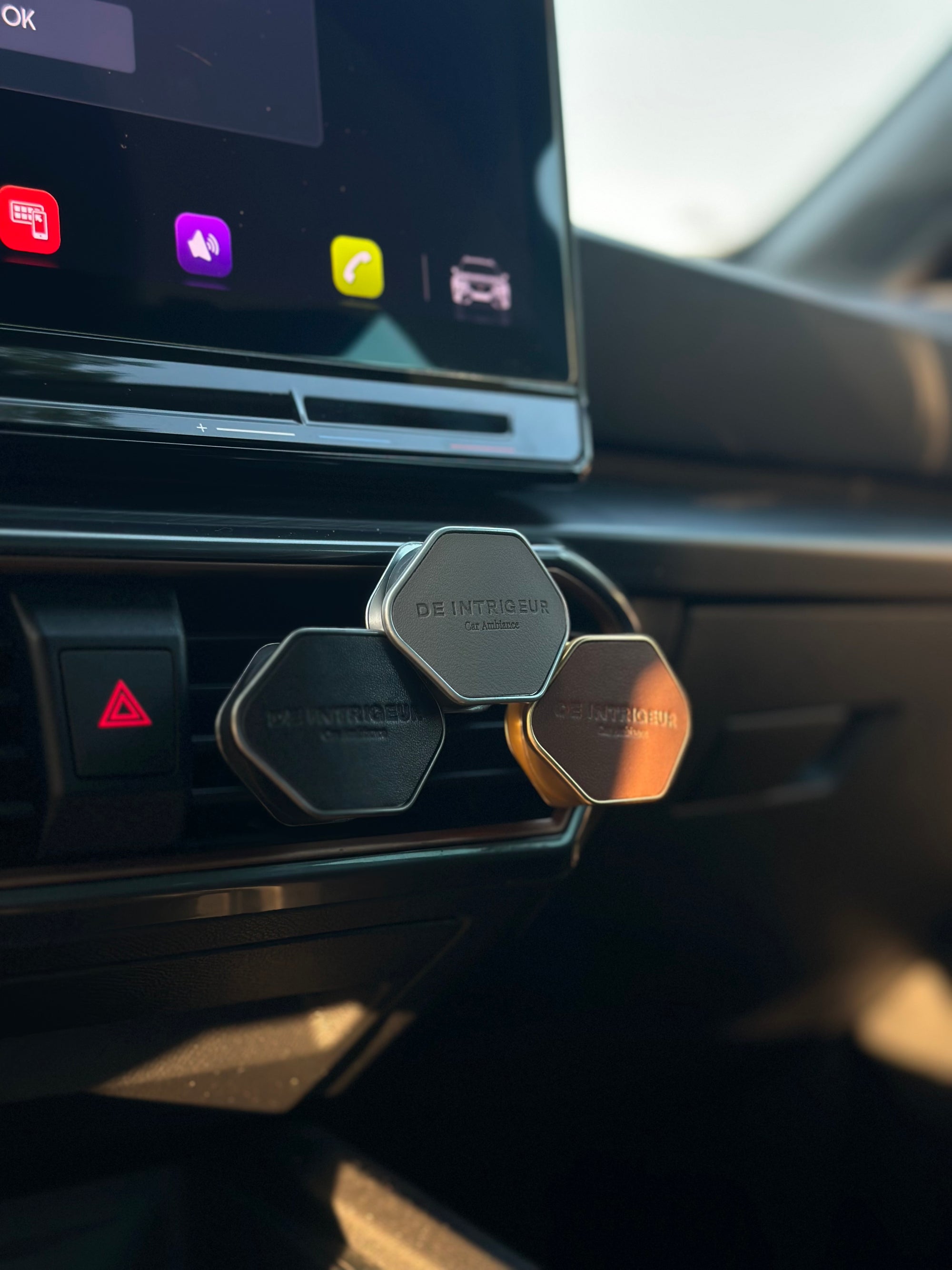 Intrigeur carclip