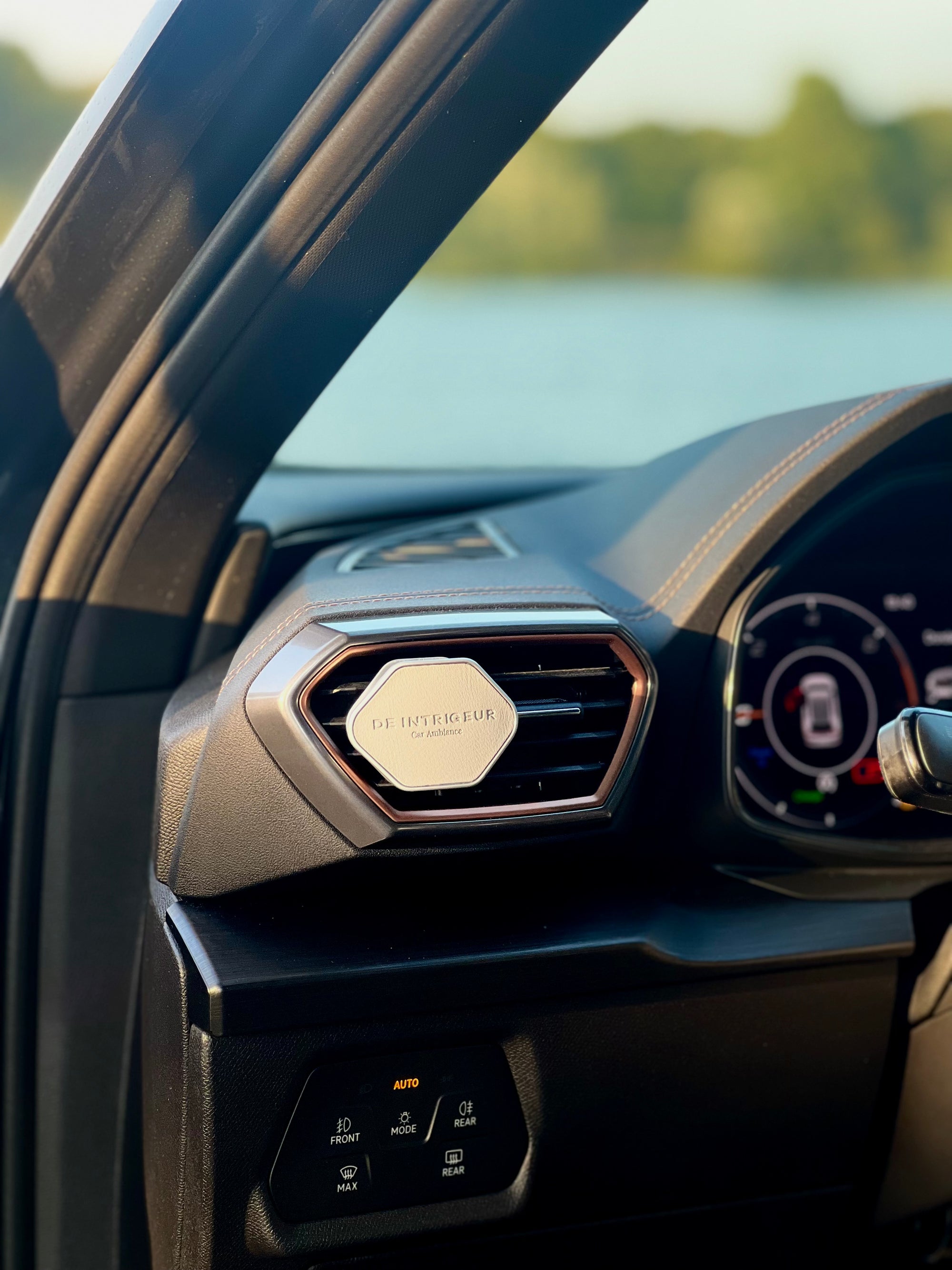 Intrigeur carclip